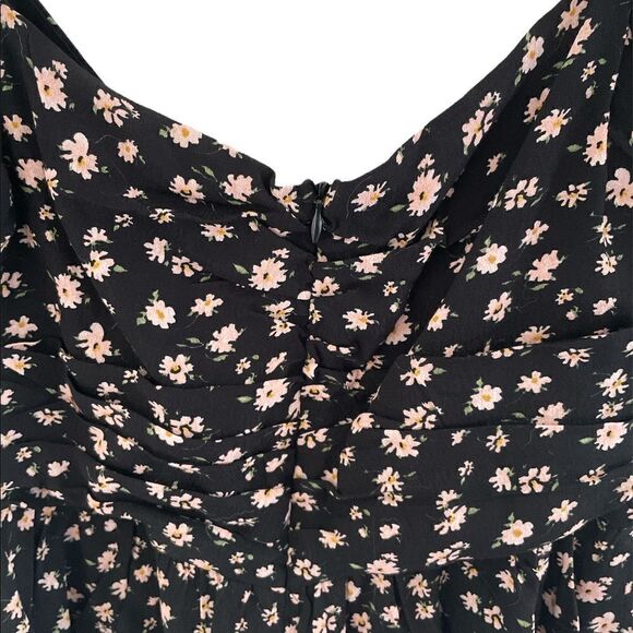 ASTR The Label Sweetheart Neckline Ditsy Floral Top L - Picture 7 of 9